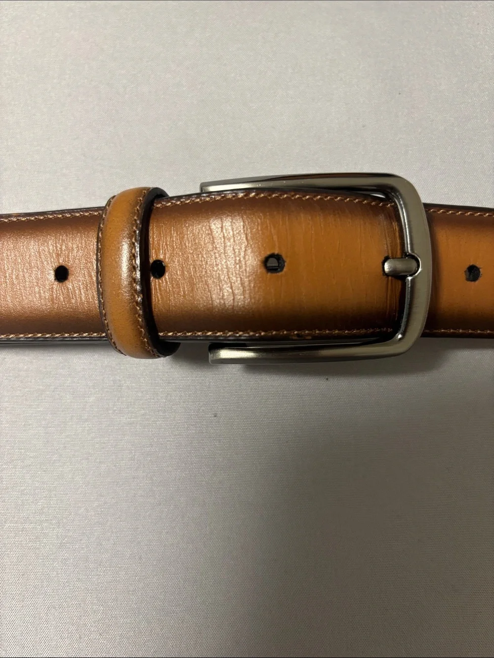 Roundtree & Yorke Smooth Tan Leather Belt with Silver Buckle
